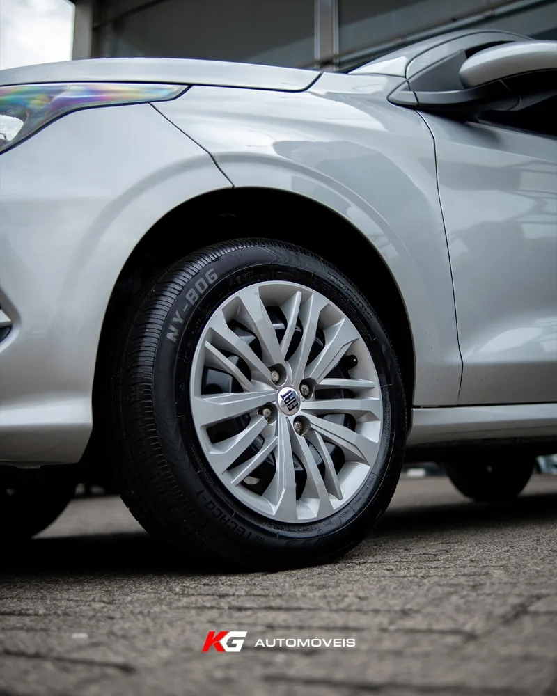 Fiat Cronos Drive 1.3 8v - Foto 1