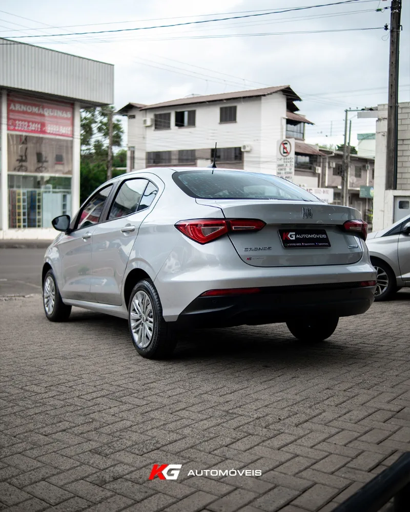 Fiat Cronos Drive 1.3 8v - Foto 1