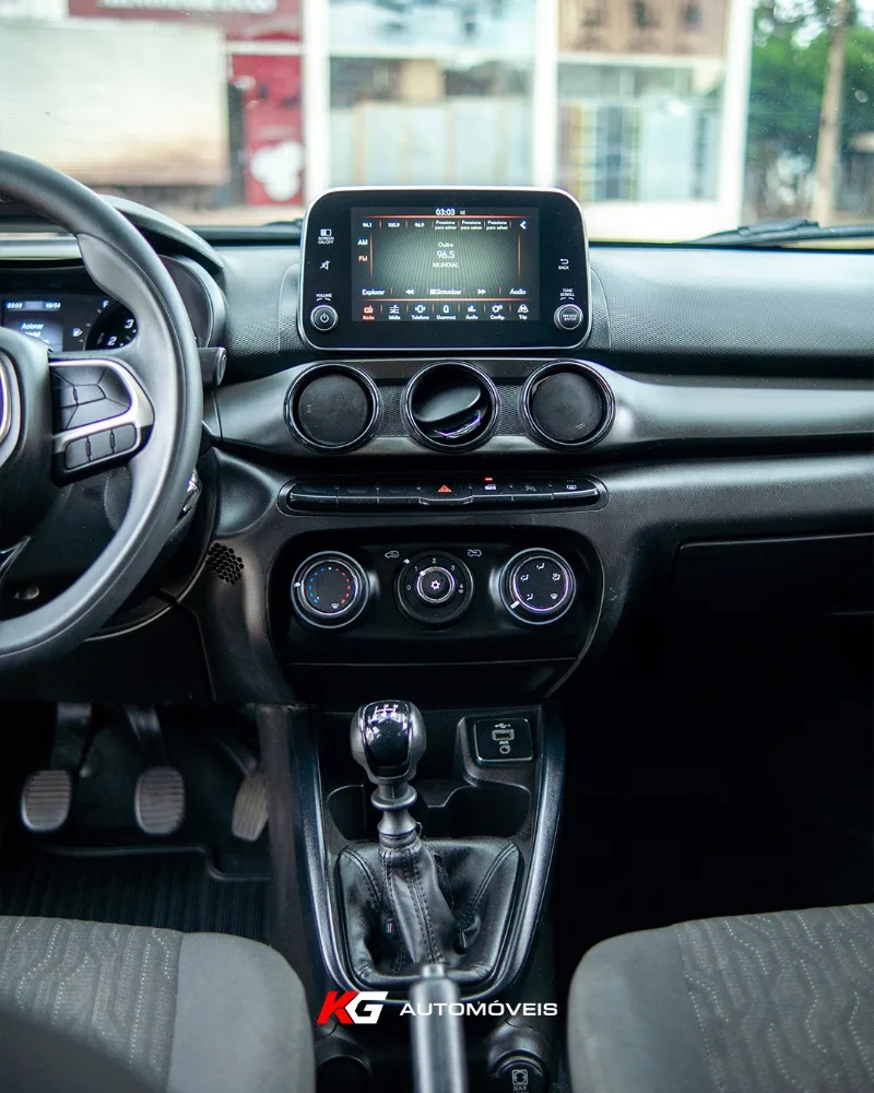 Fiat Cronos Drive 1.3 8v - Foto 1