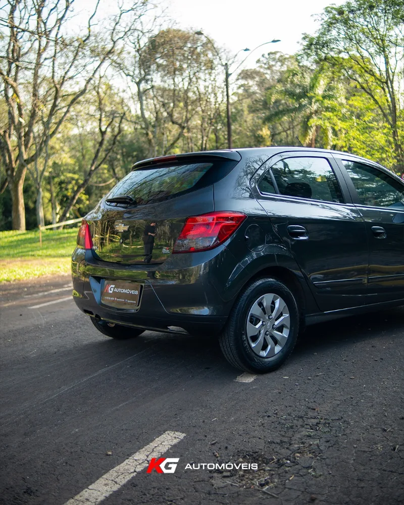 Chevrolet Onix Joy 1.0 - Foto 1