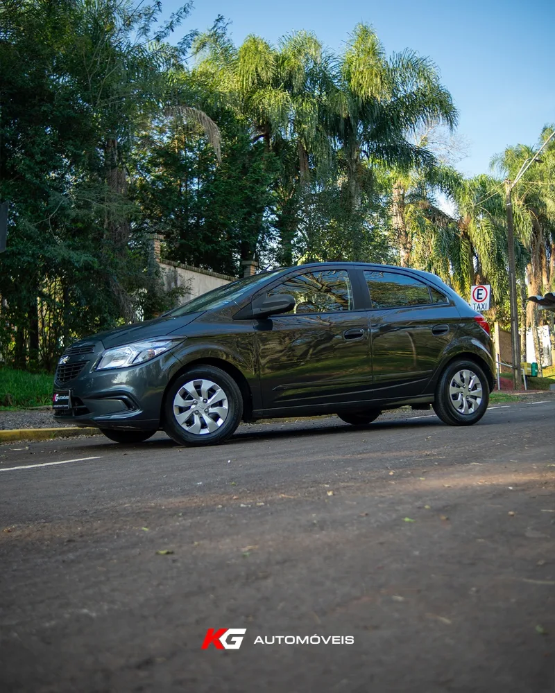 Chevrolet Onix Joy 1.0 - Foto 1