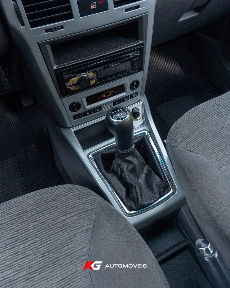Chevrolet Vectra Elegance 2.0 - Foto 1